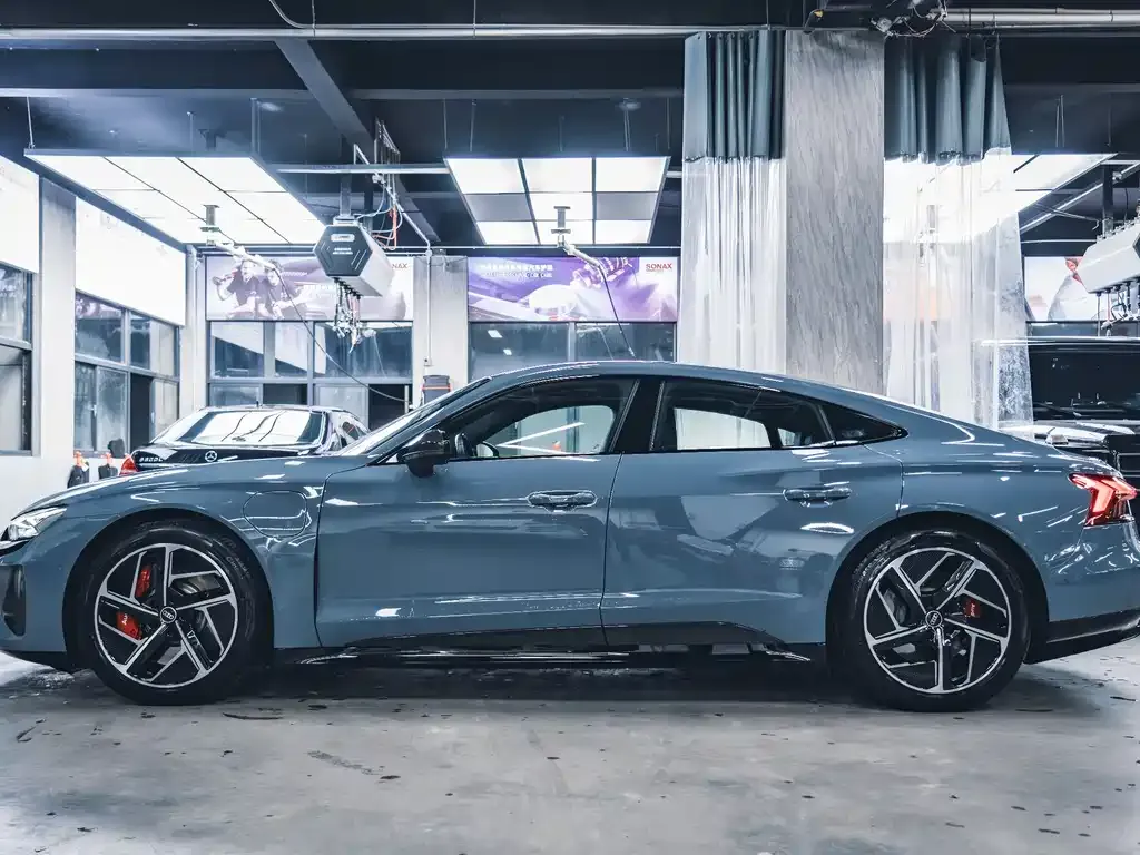 Audi RS e-tron GT — фото 4