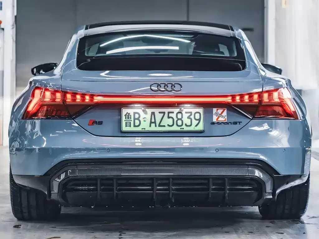 Audi RS e-tron GT — фото 6