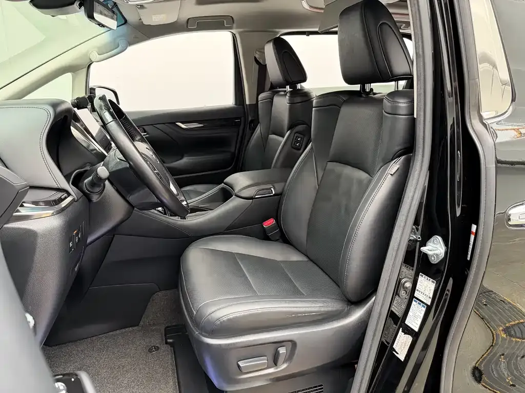 Toyota Vellfire — фото 6