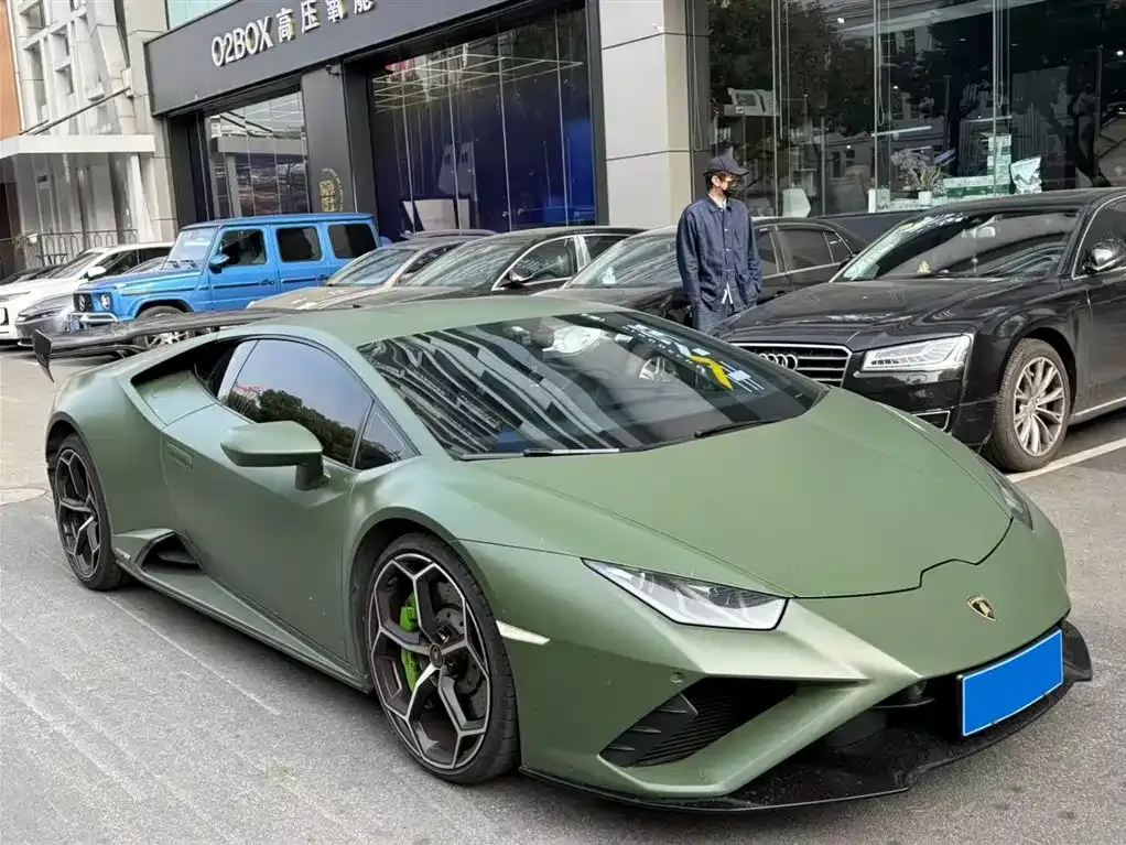 Lamborghini Huracan — фото 1
