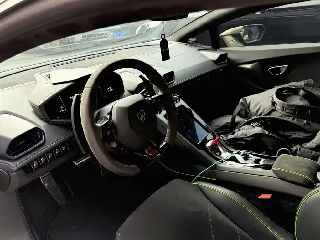 Lamborghini Huracan — фото 10