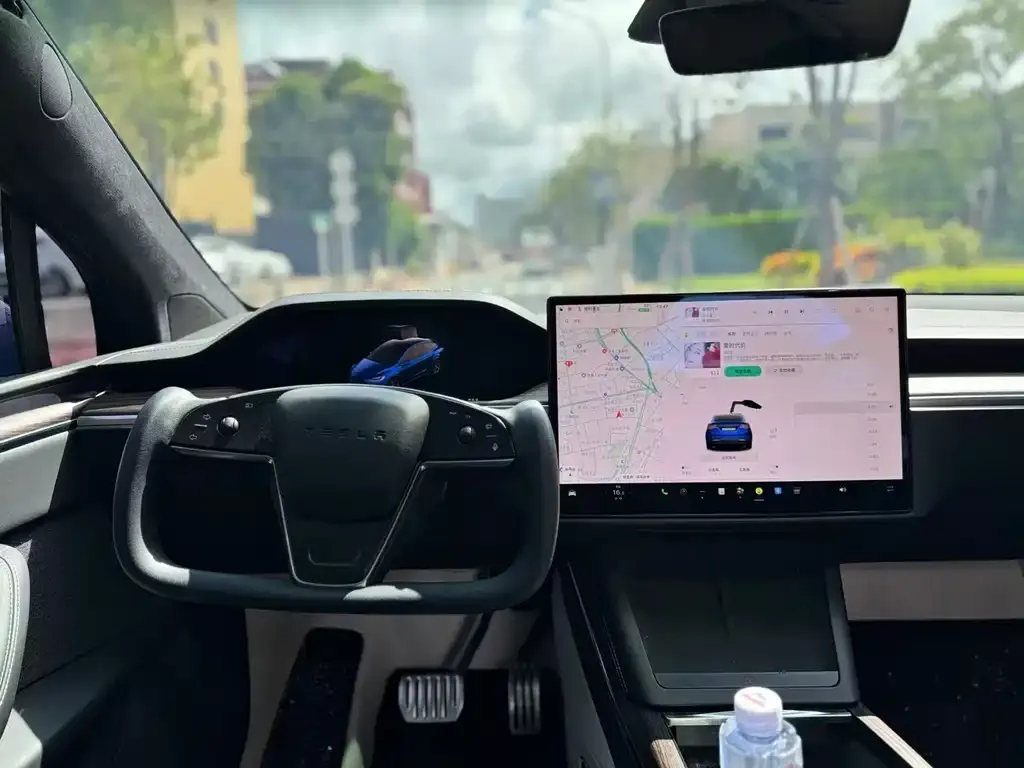 Tesla Model X — фото 7