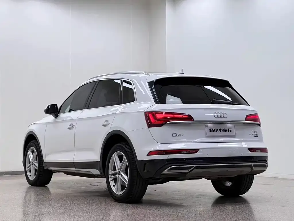 Audi Q5L — фото 3