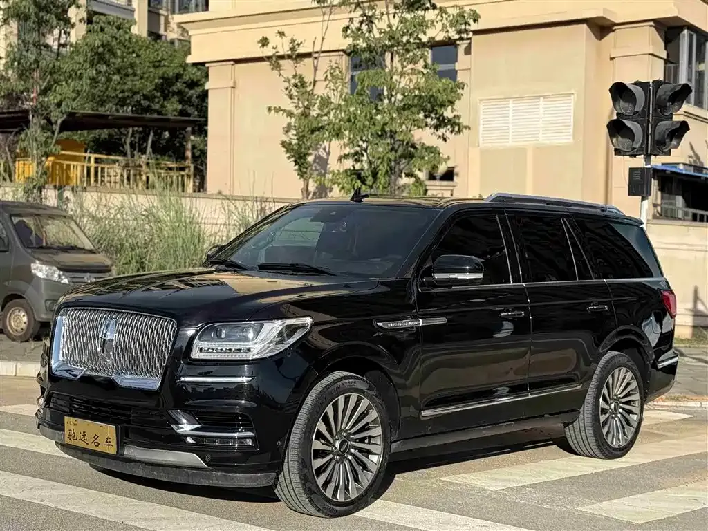 Lincoln Navigator — фото 1