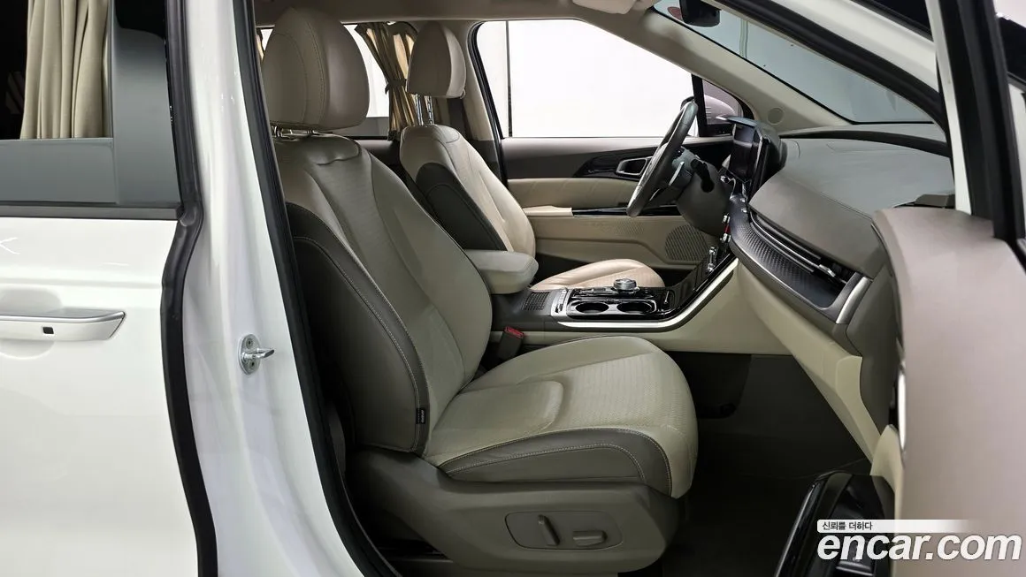 Kia Carnival — фото 10