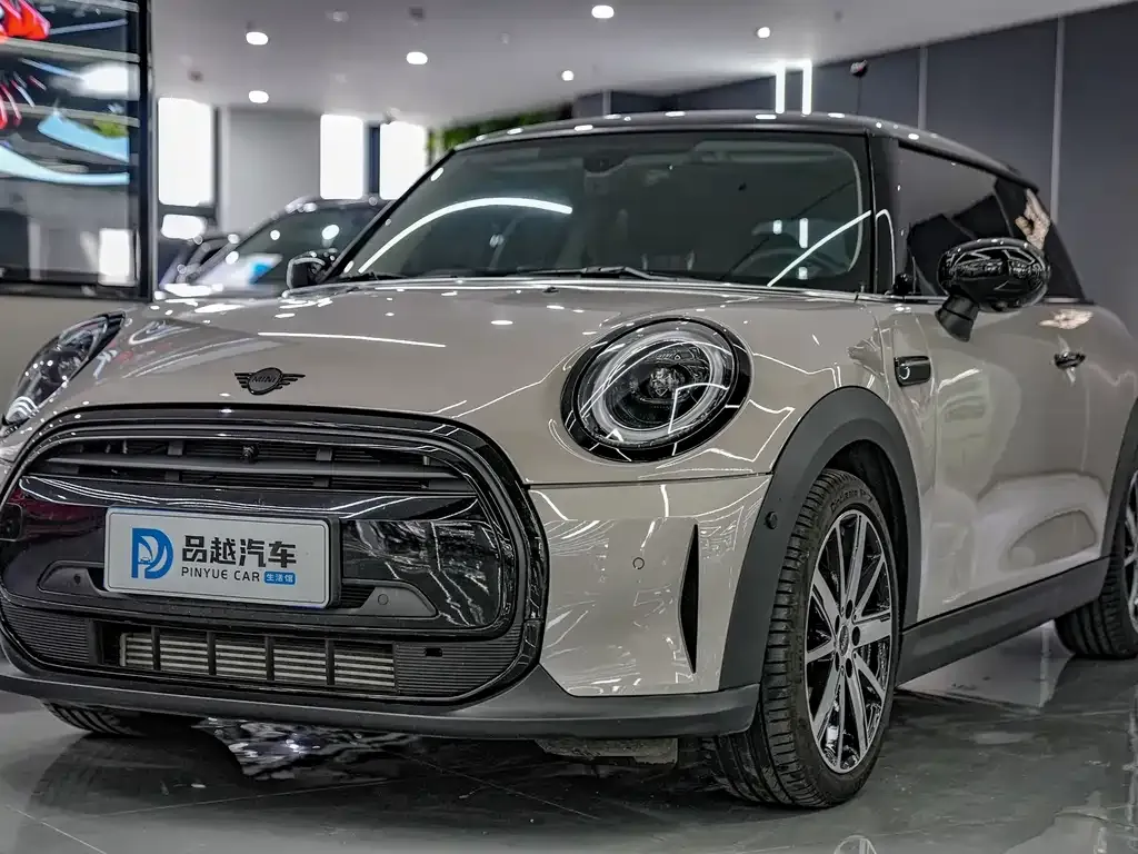 MINI Cooper (3-door) — фото 1