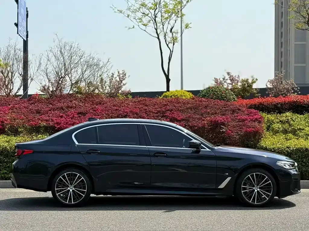 BMW 5 Series — фото 4