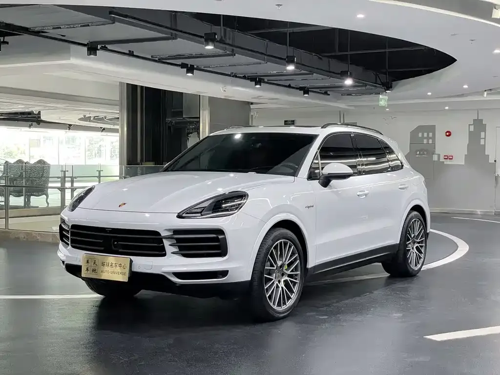 Porsche Cayenne Hybrid — фото 1