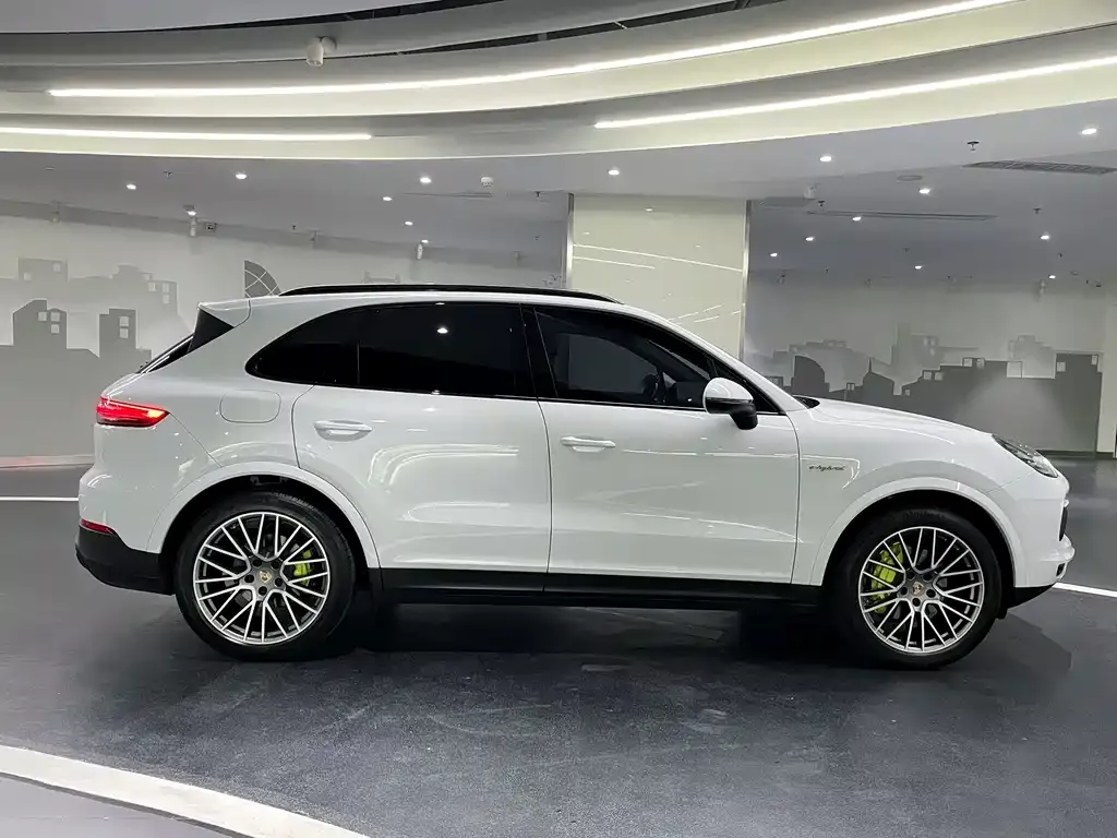 Porsche Cayenne Hybrid — фото 8