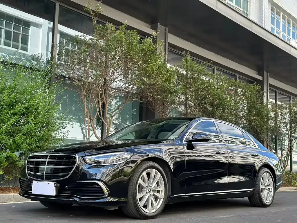 Mercedes-Benz S-Class — фото 1