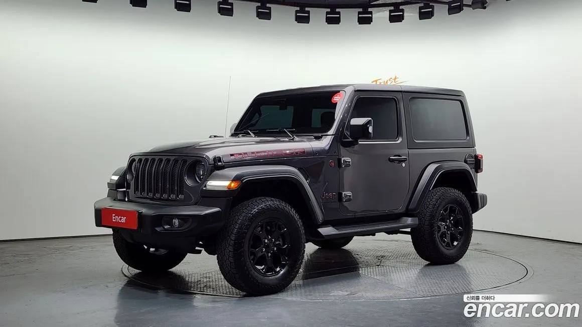 Jeep Wrangler — фото 1