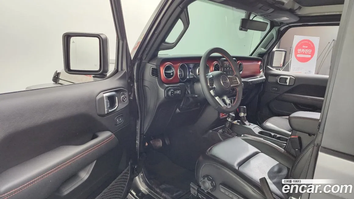 Jeep Wrangler — фото 10