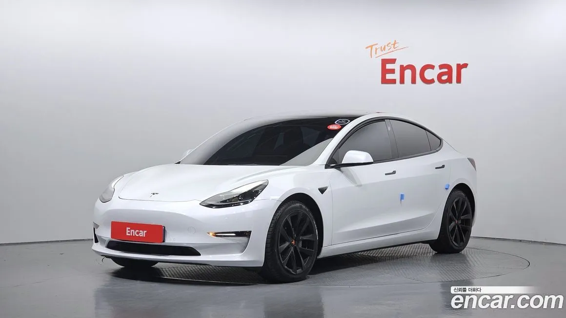 Tesla Model 3 — фото 1
