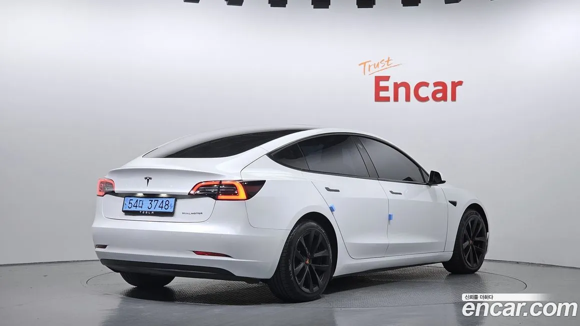 Tesla Model 3 — фото 2