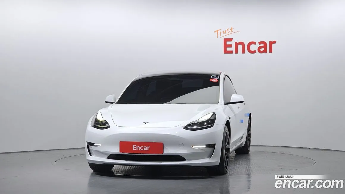Tesla Model 3 — фото 3