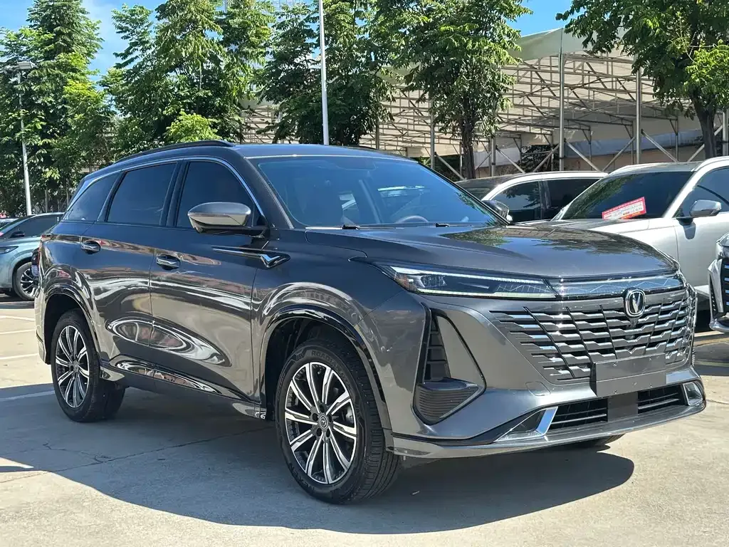 Changan CS75PLUS — фото 3
