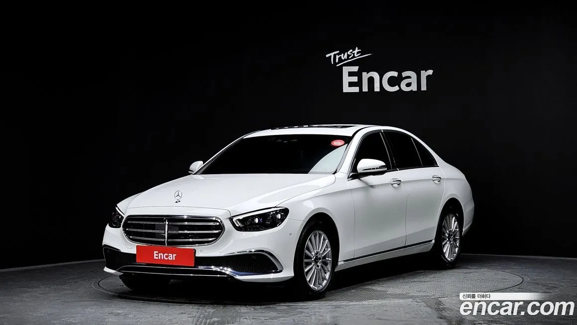 Mercedes-Benz E-Class — фото 1