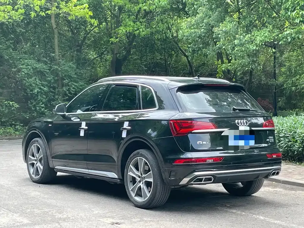 Audi Q5L — фото 6