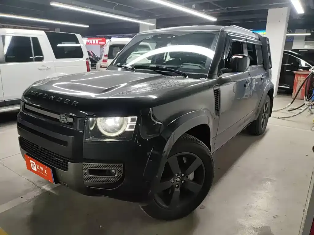Land Rover Defender — фото 1