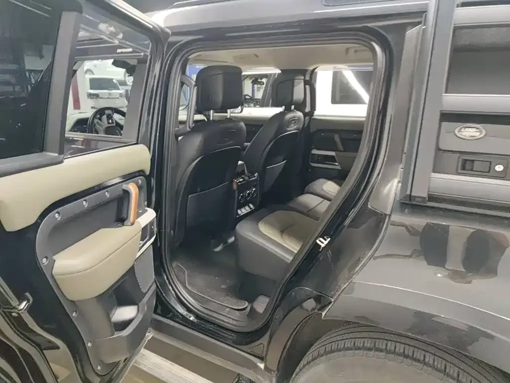 Land Rover Defender — фото 2