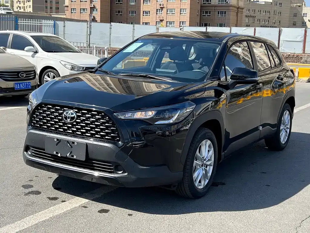 Toyota Corolla Cross — фото 1