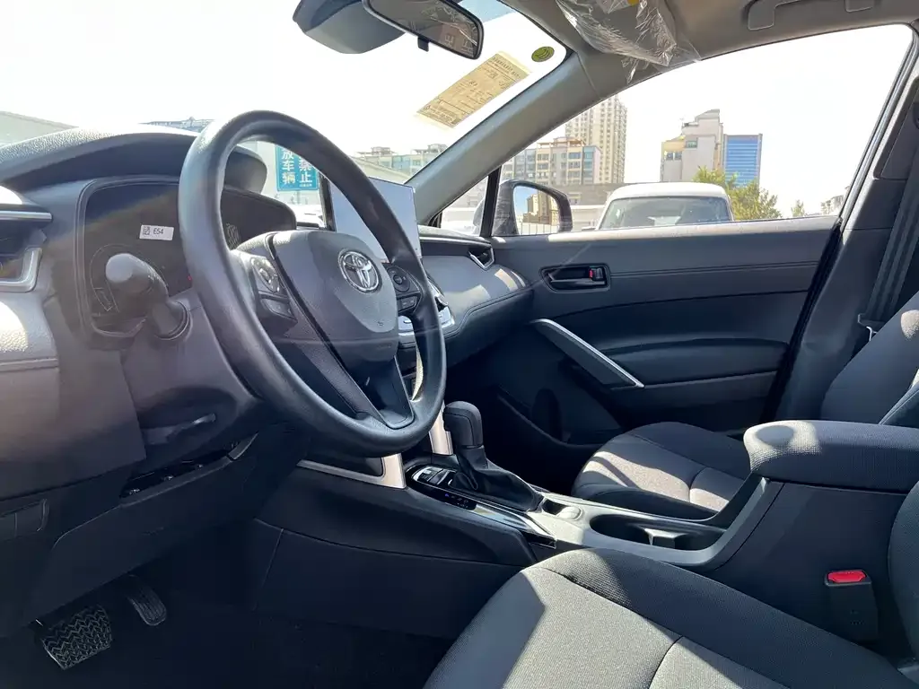 Toyota Corolla Cross — фото 4