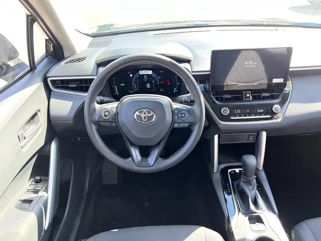 Toyota Corolla Cross — фото 6