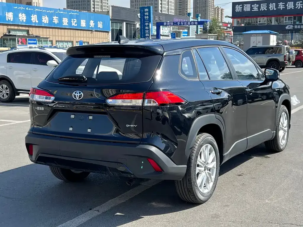 Toyota Corolla Cross — фото 9