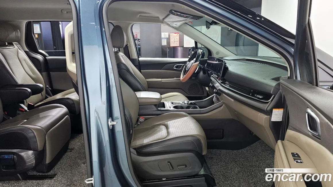 Kia Carnival — фото 10