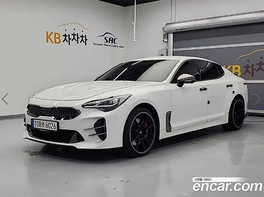 Kia Stinger — фото 1