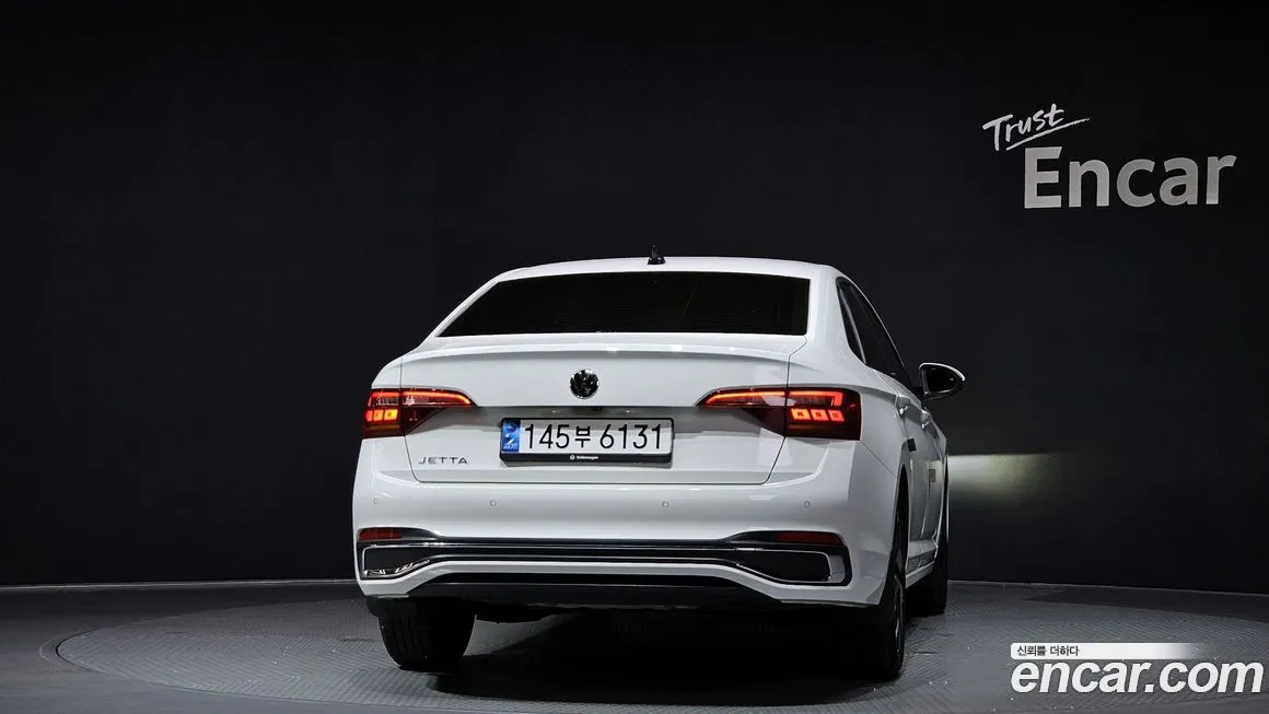 Volkswagen Jetta — фото 4
