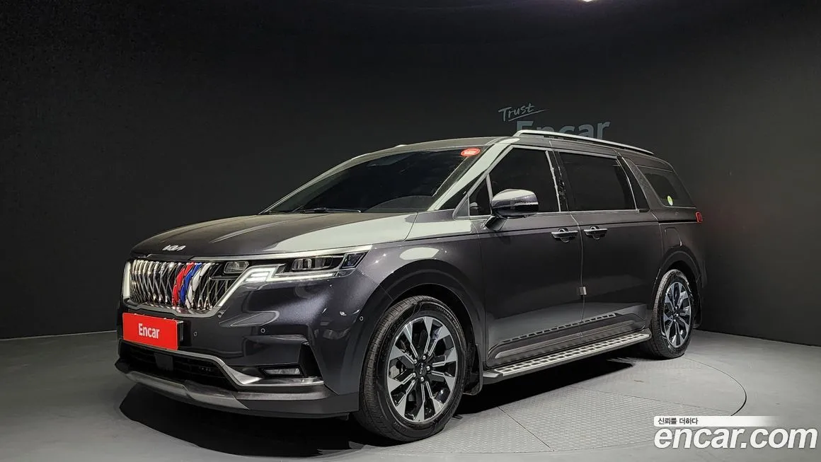 Kia Carnival — фото 1