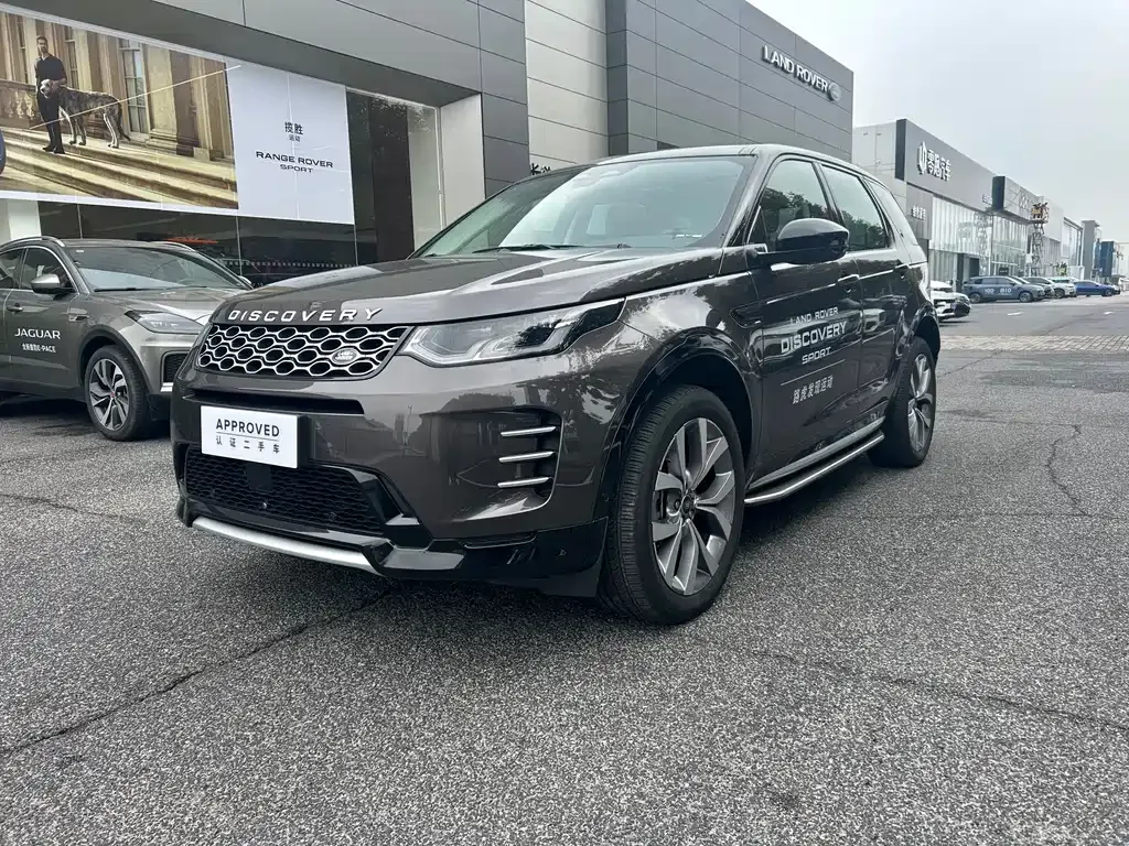 Land Rover Discovery Sport — фото 1