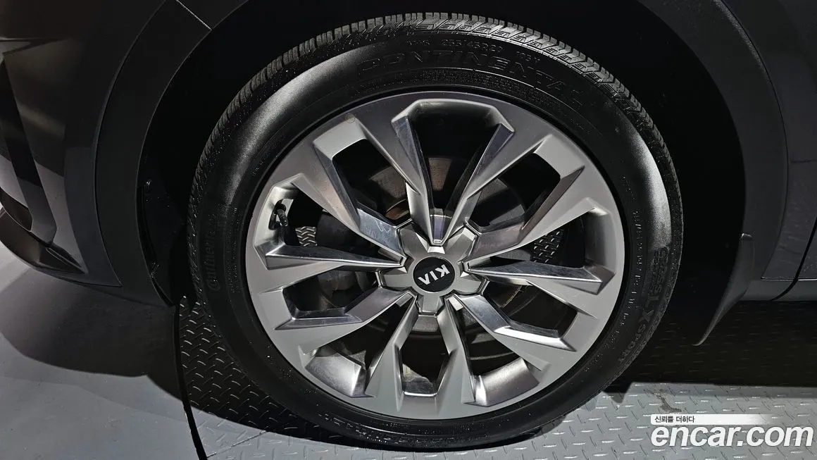 Kia Sorento — фото 5