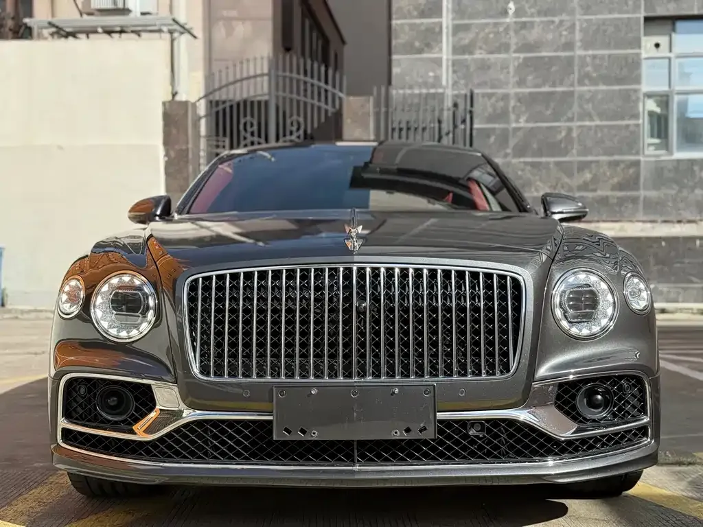Bentley Flying Spur — фото 2