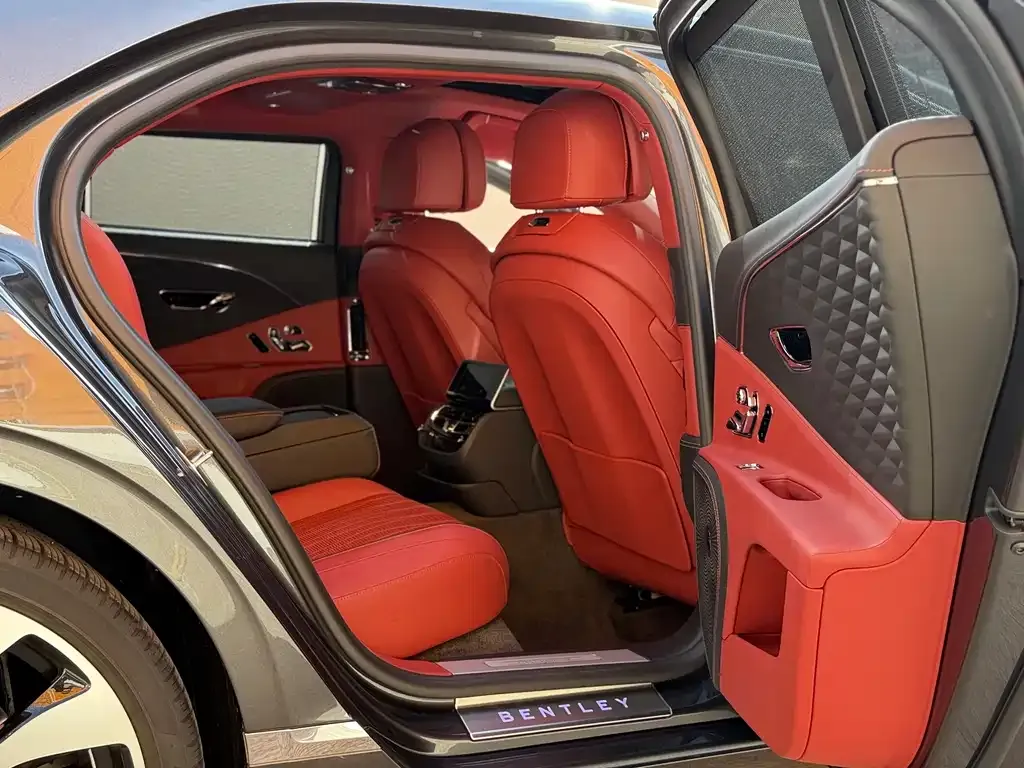 Bentley Flying Spur — фото 8