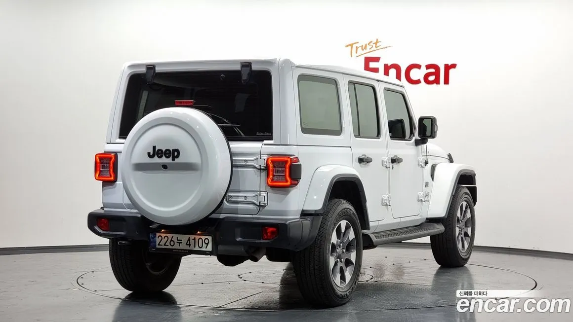 Jeep Wrangler — фото 2
