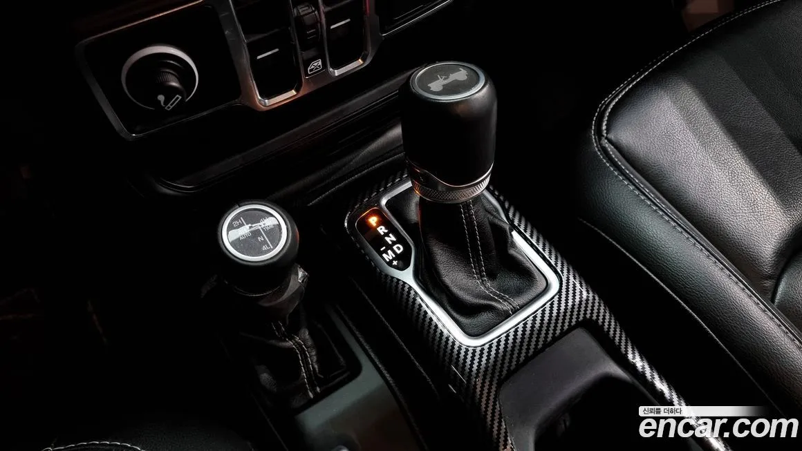 Jeep Wrangler — фото 9
