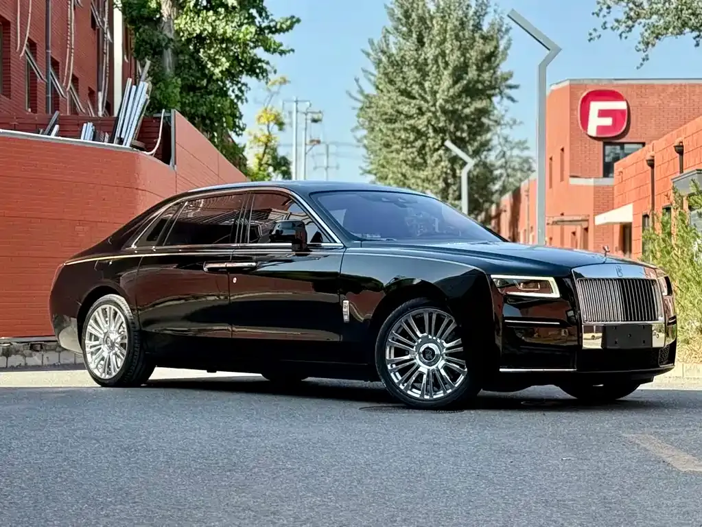 Rolls-Royce Ghost — фото 1