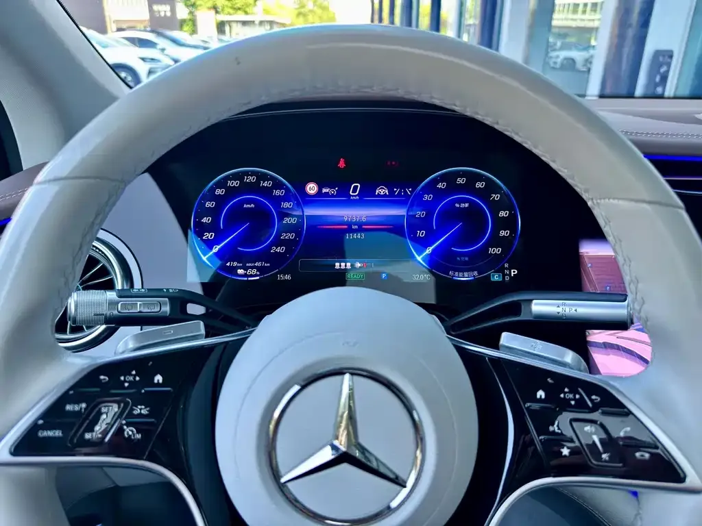 Mercedes-Benz EQS SUV — фото 8