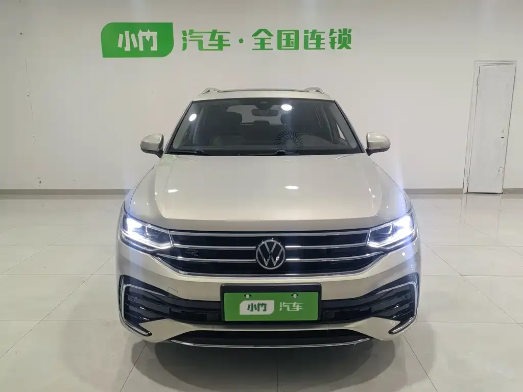 Volkswagen Tiguan L — фото 2