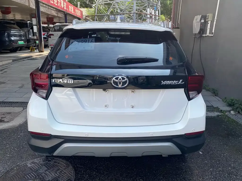 Toyota Yaris L — фото 6