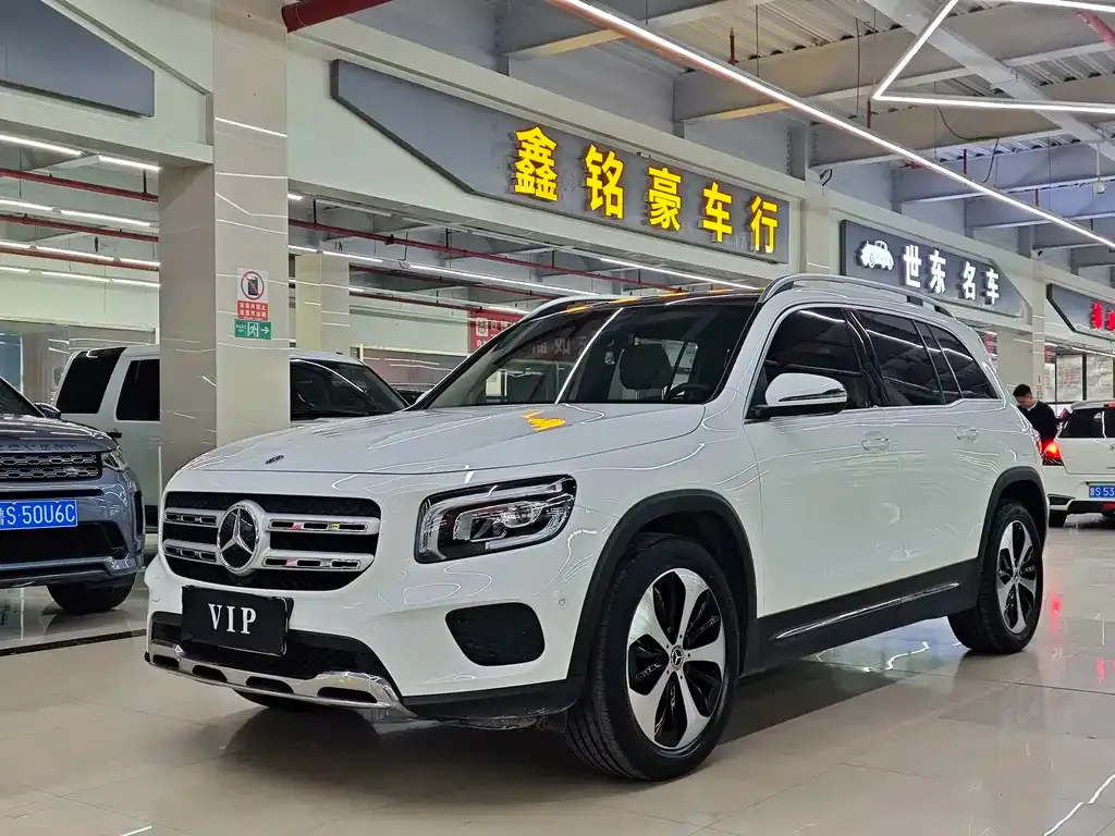 Mercedes-Benz GLB — фото 1