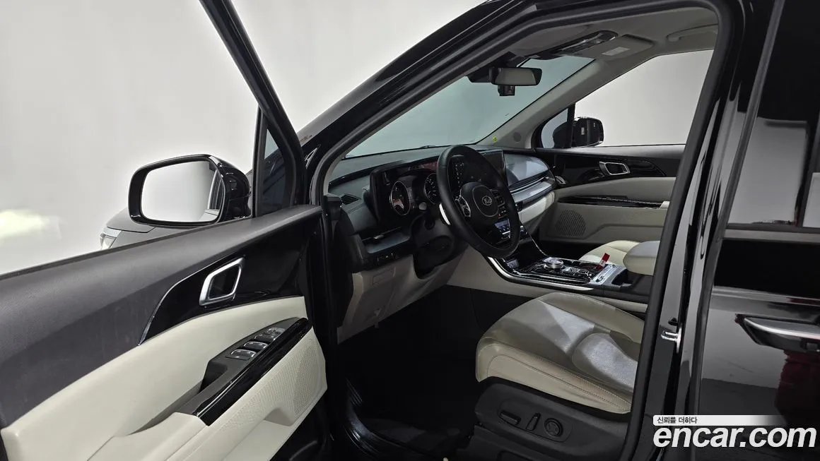 Kia Carnival — фото 10