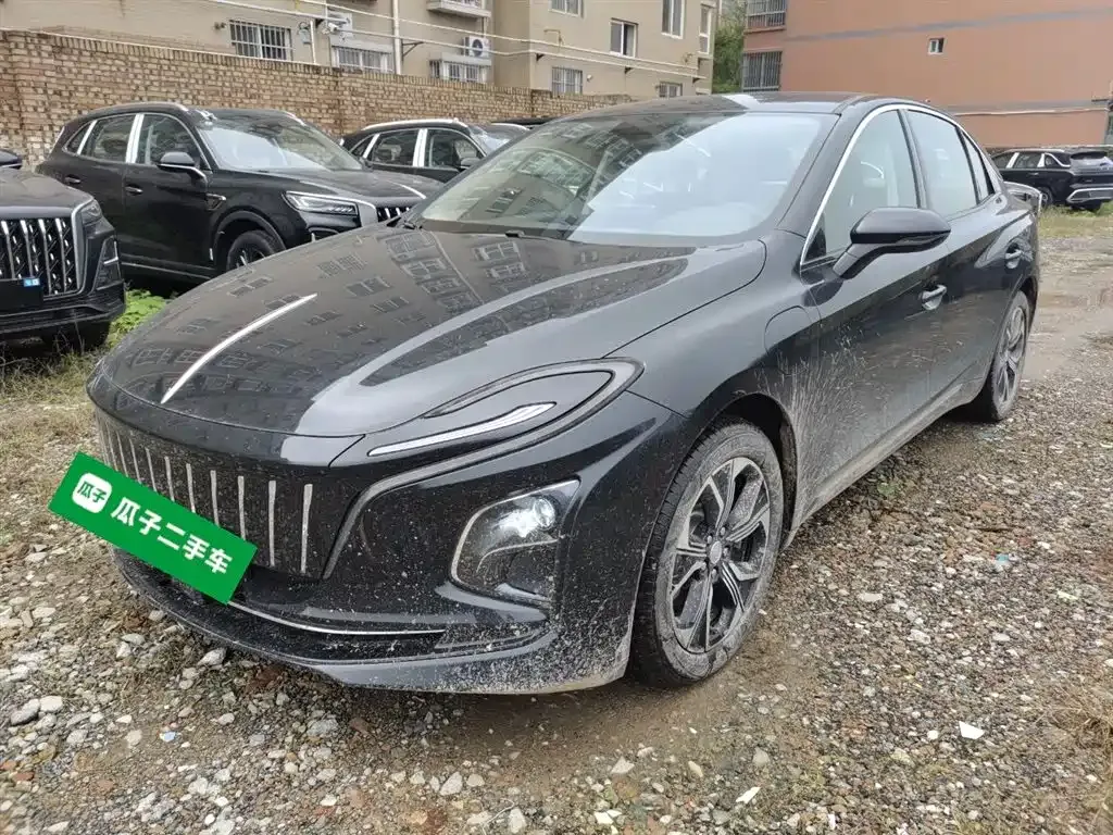 Hongqi E-QM5 — фото 1
