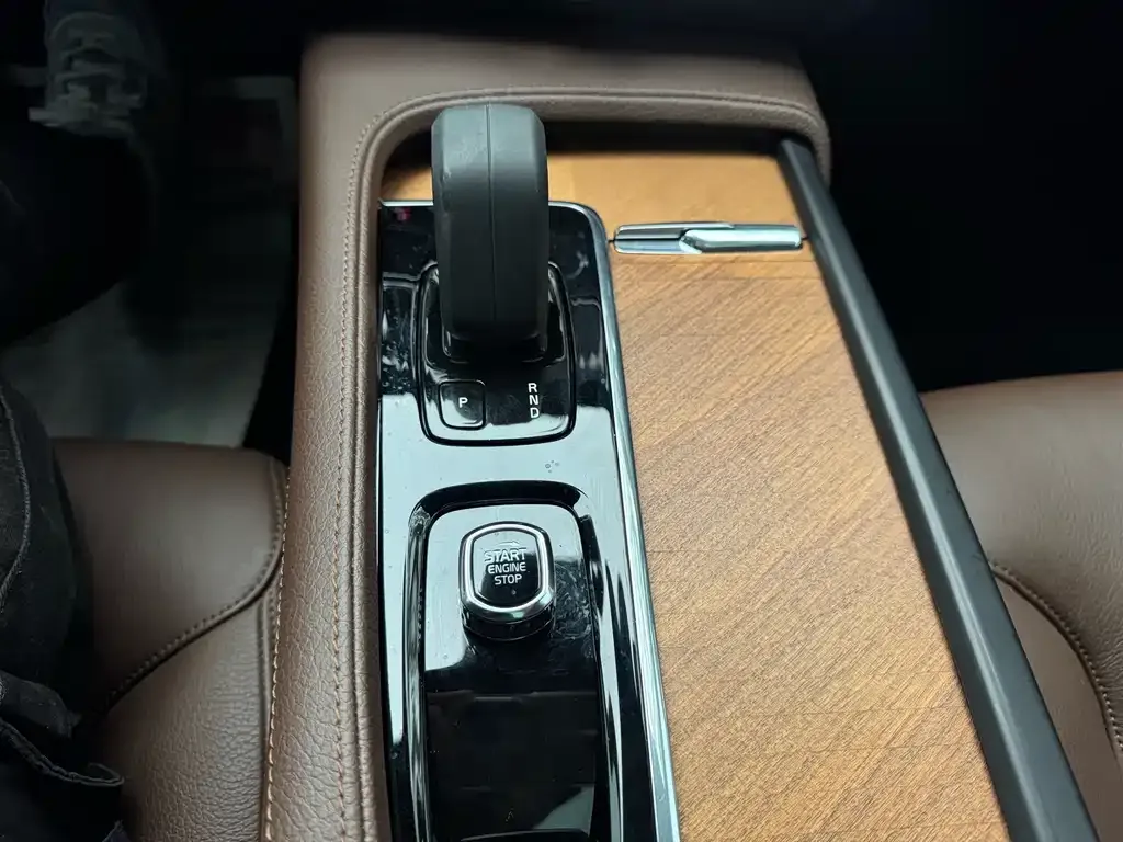 Volvo S90 — фото 10