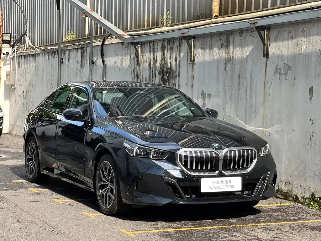 BMW 5 Series (Import) — фото 1