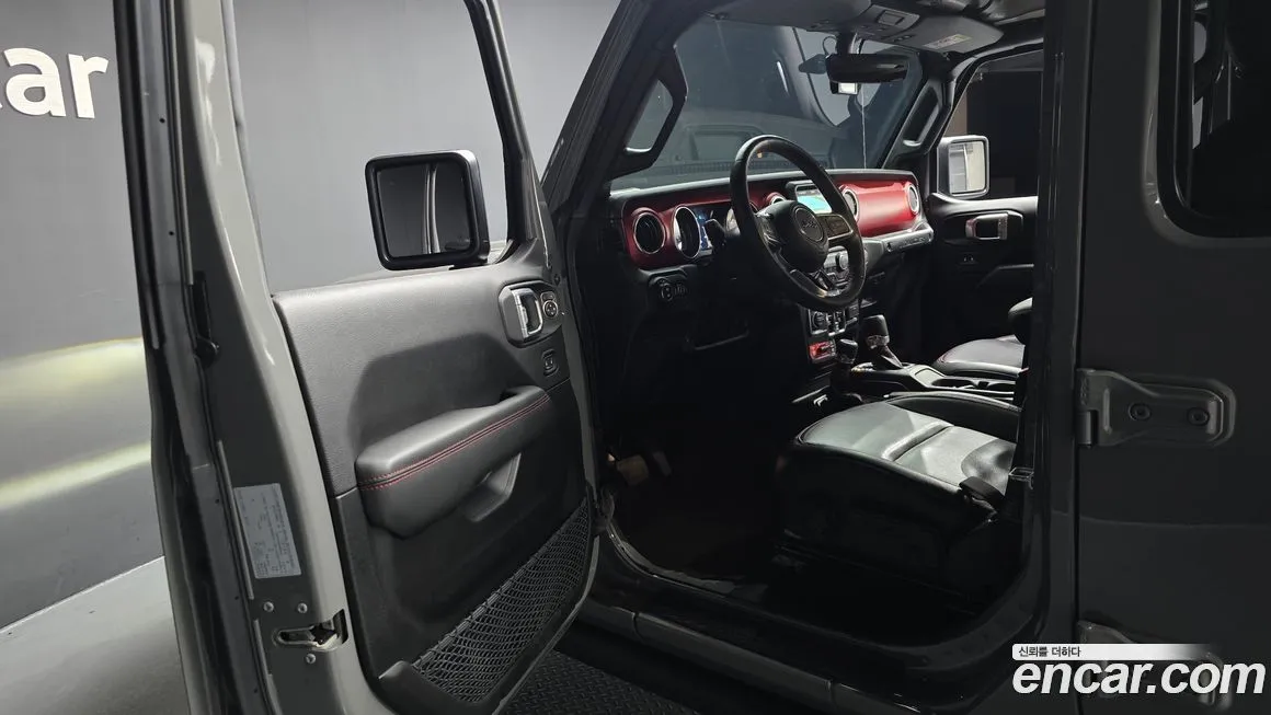 Jeep Wrangler — фото 10