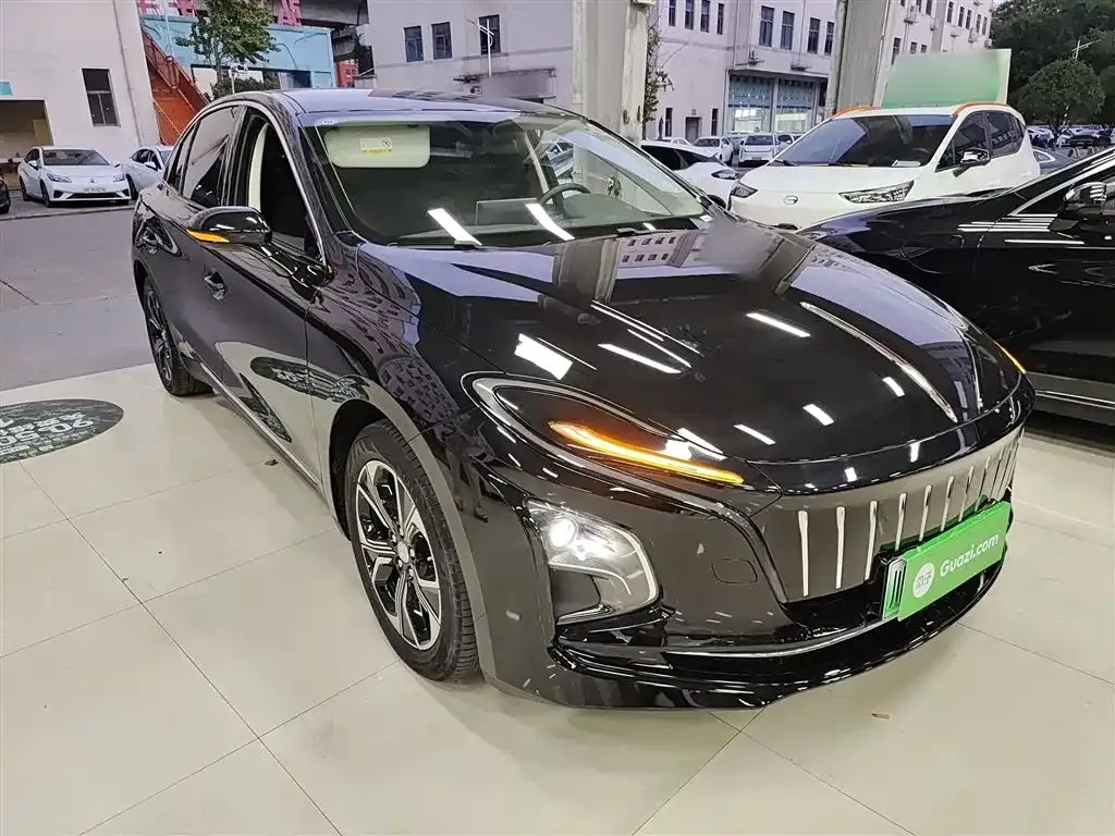 Hongqi E-QM5 — фото 4
