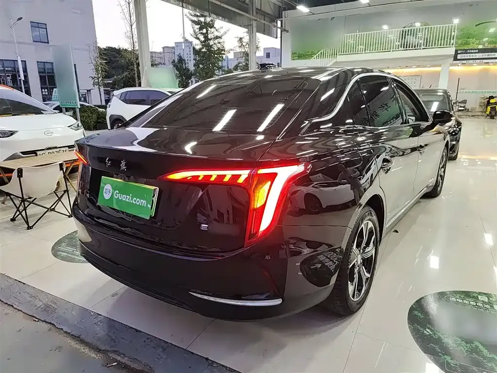 Hongqi E-QM5 — фото 7
